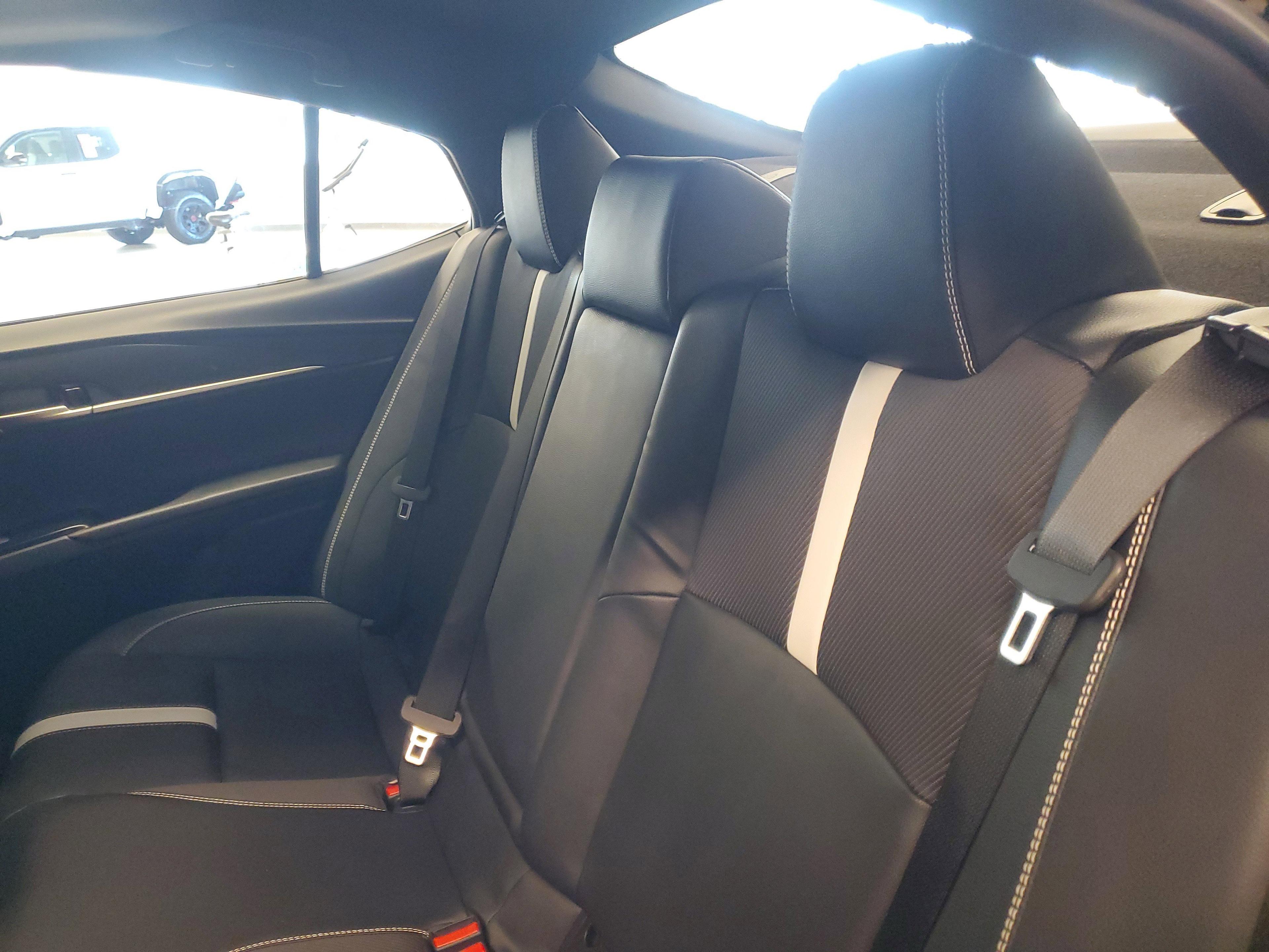 Toyota Camry Se Fwd - Thumbnail 13