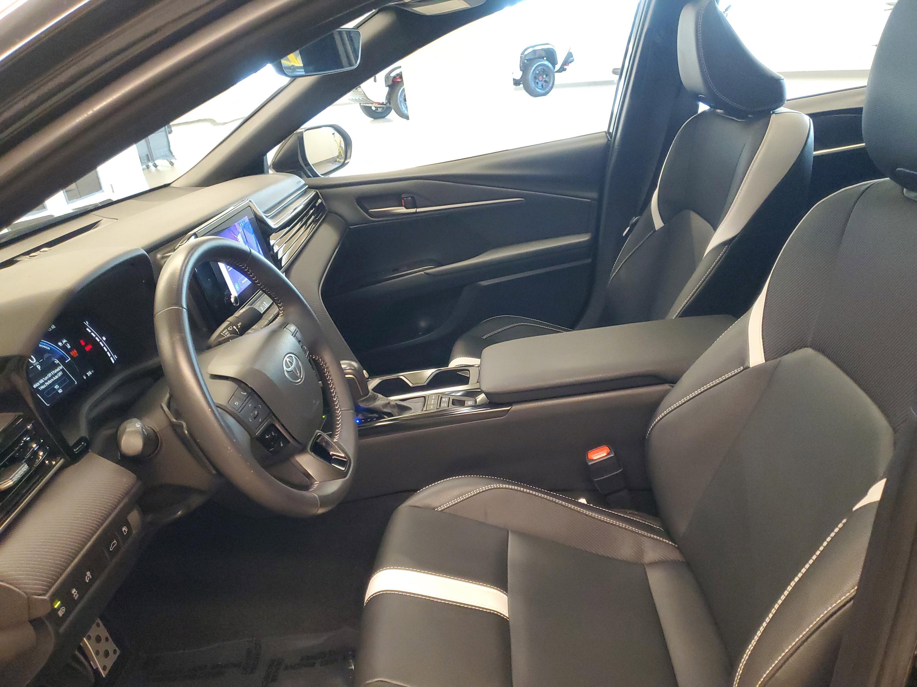 Toyota Camry Se Fwd - Thumbnail 15