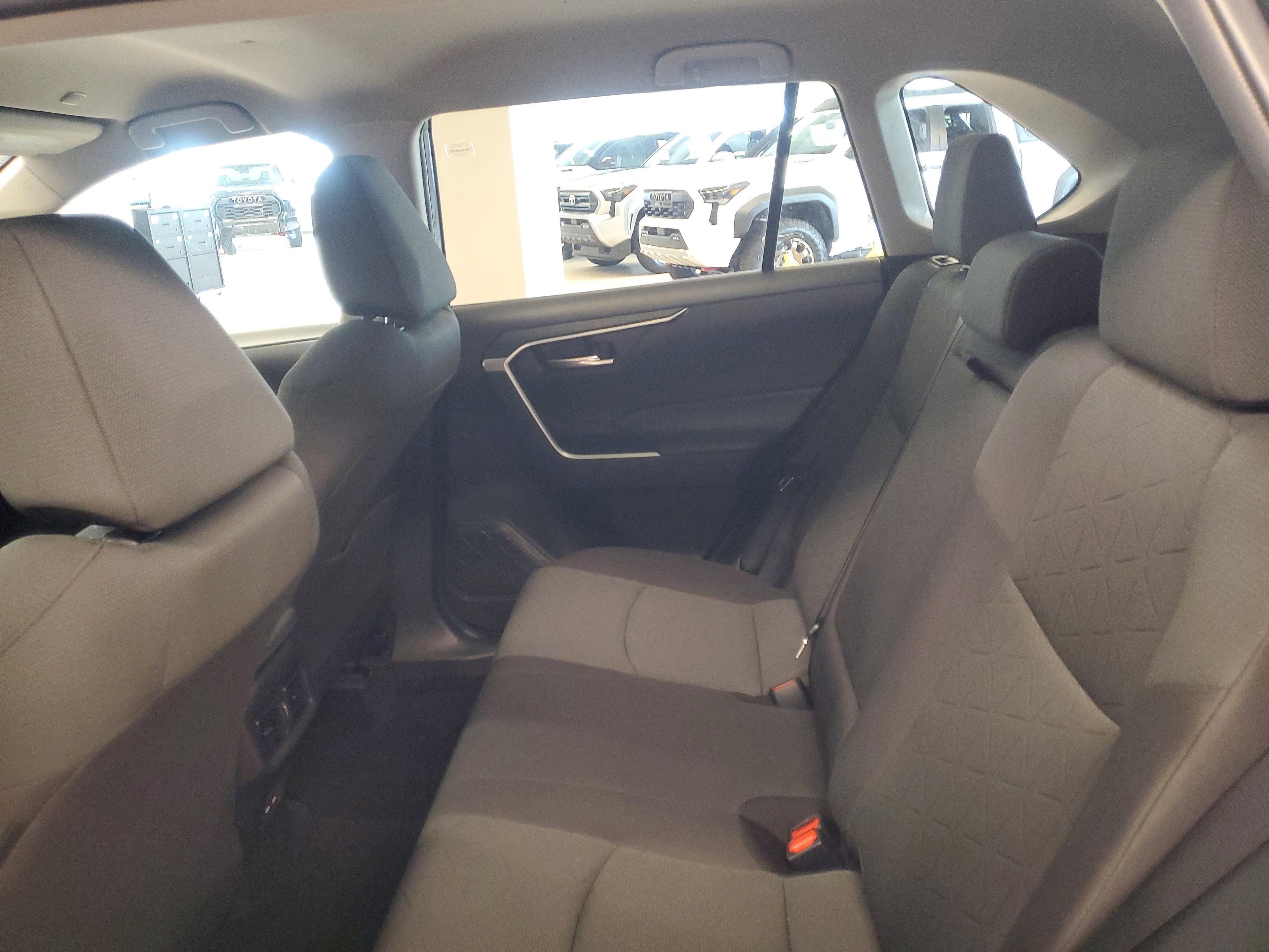 Toyota Rav4 Xle Fwd - Thumbnail 11