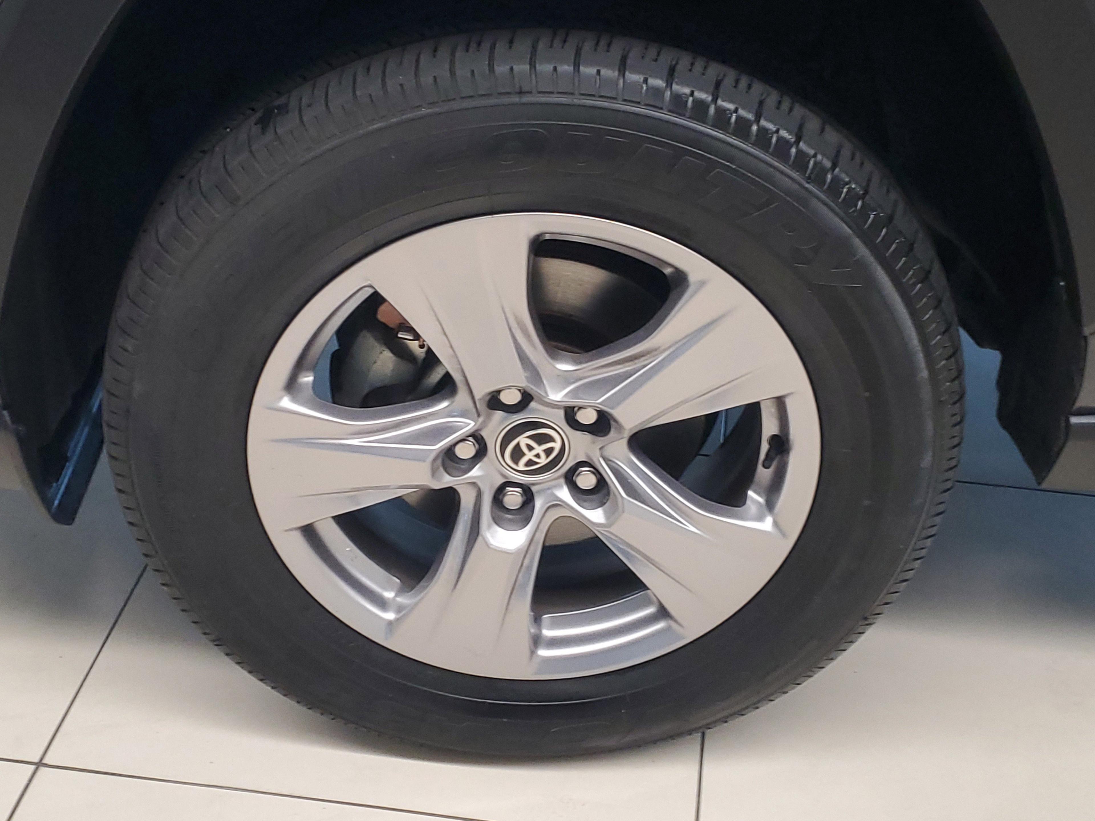 Toyota Rav4 Xle Fwd - Thumbnail 5