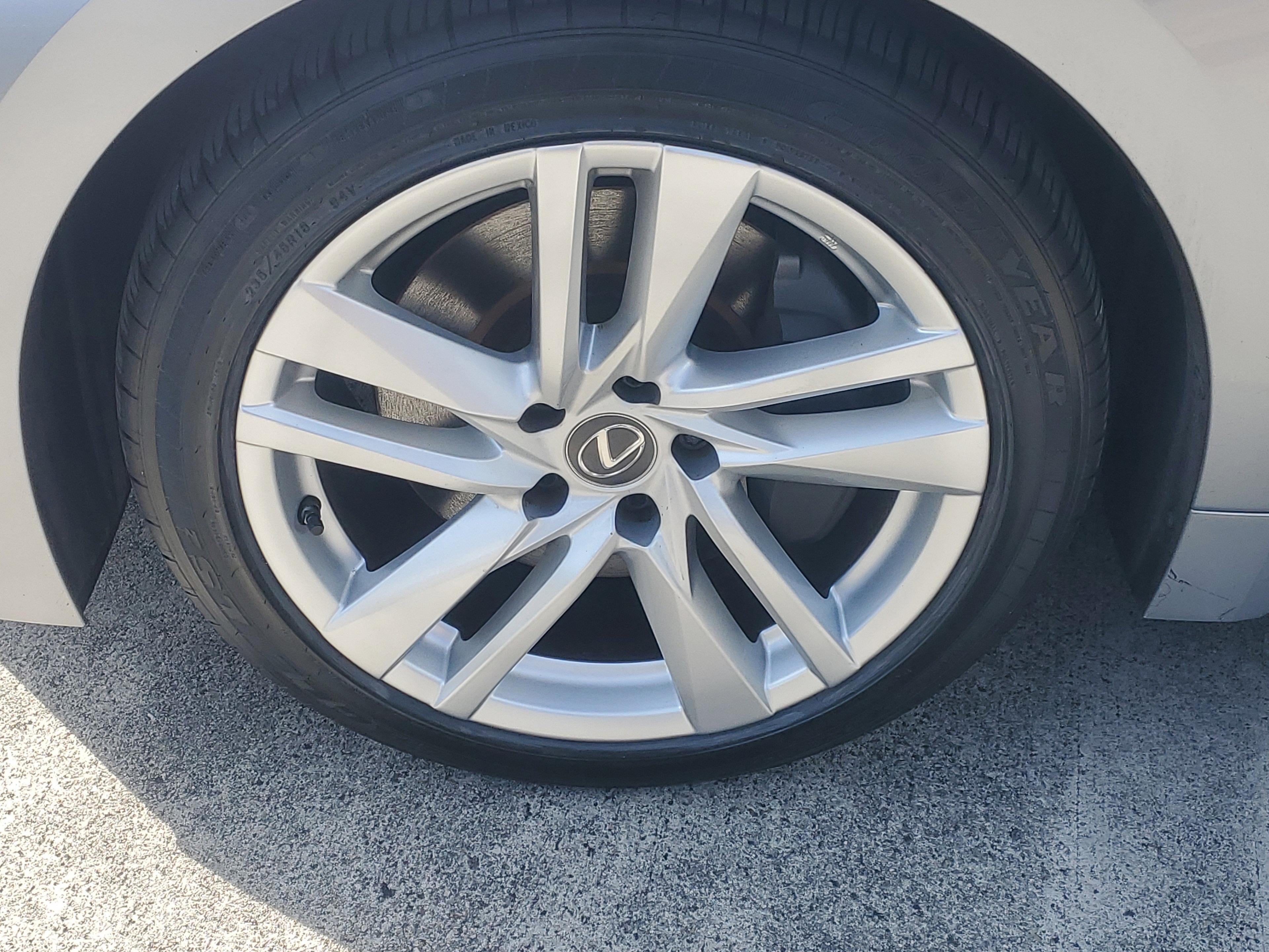 Lexus Is 300 Rwd - Thumbnail 5