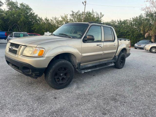 Ford Explorer Sport Trac - View 1