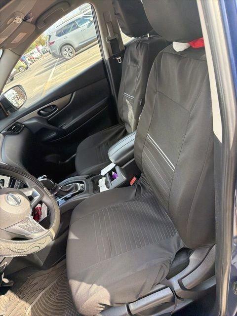 Nissan Rogue Sport S - Thumbnail 4