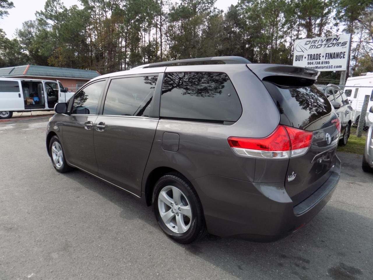 Toyota Siennale Fwd 8-Passenger V6 - Thumbnail 9