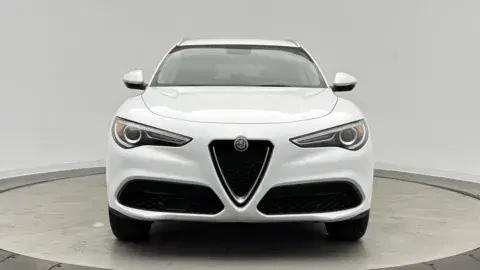 Alfa Romeo Stelvio - Thumbnail 3