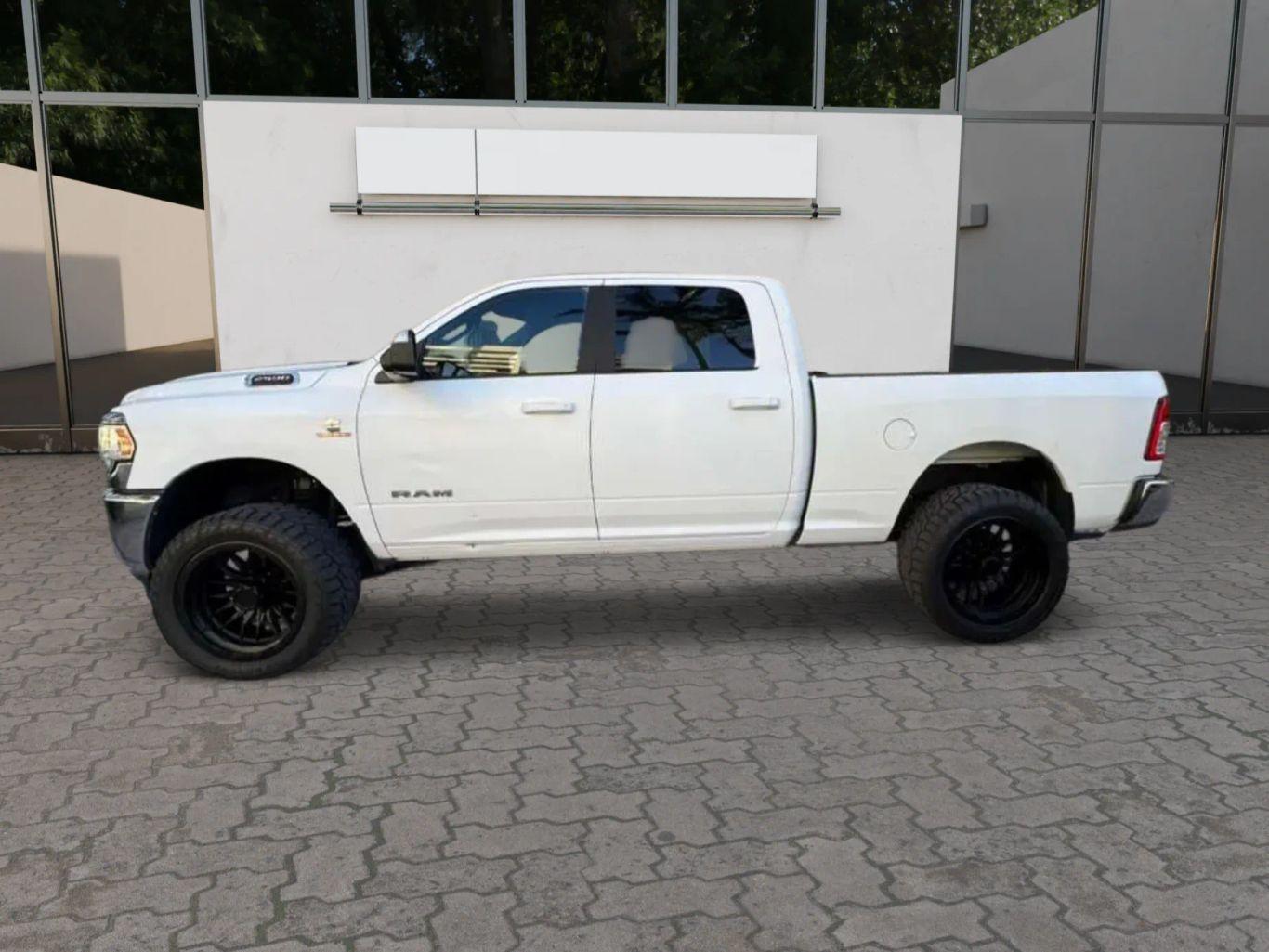 Ram 2500 Crew Cab - Thumbnail 4