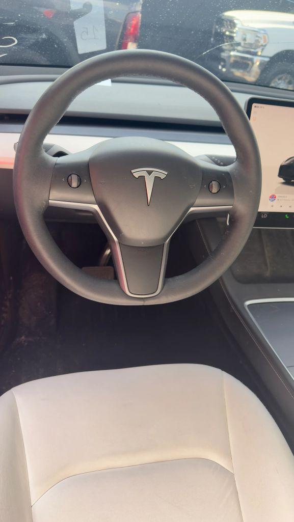 Tesla Model Y - Thumbnail 11