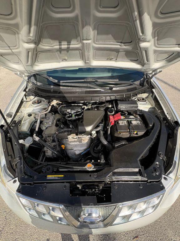 Nissan Rogue Select - Thumbnail 2