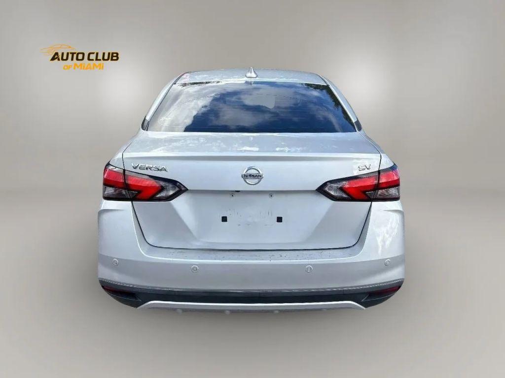 Nissan Versa - Thumbnail 9