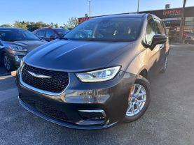 Chrysler Pacifica - Thumbnail 2