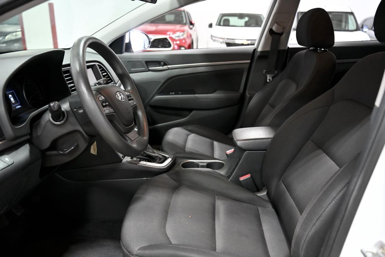 Hyundai Elantra - Thumbnail 18