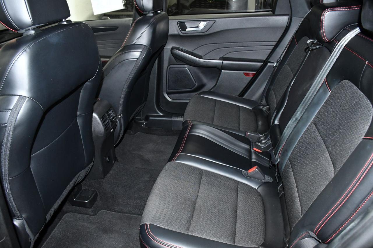 Ford Escape - Thumbnail 18