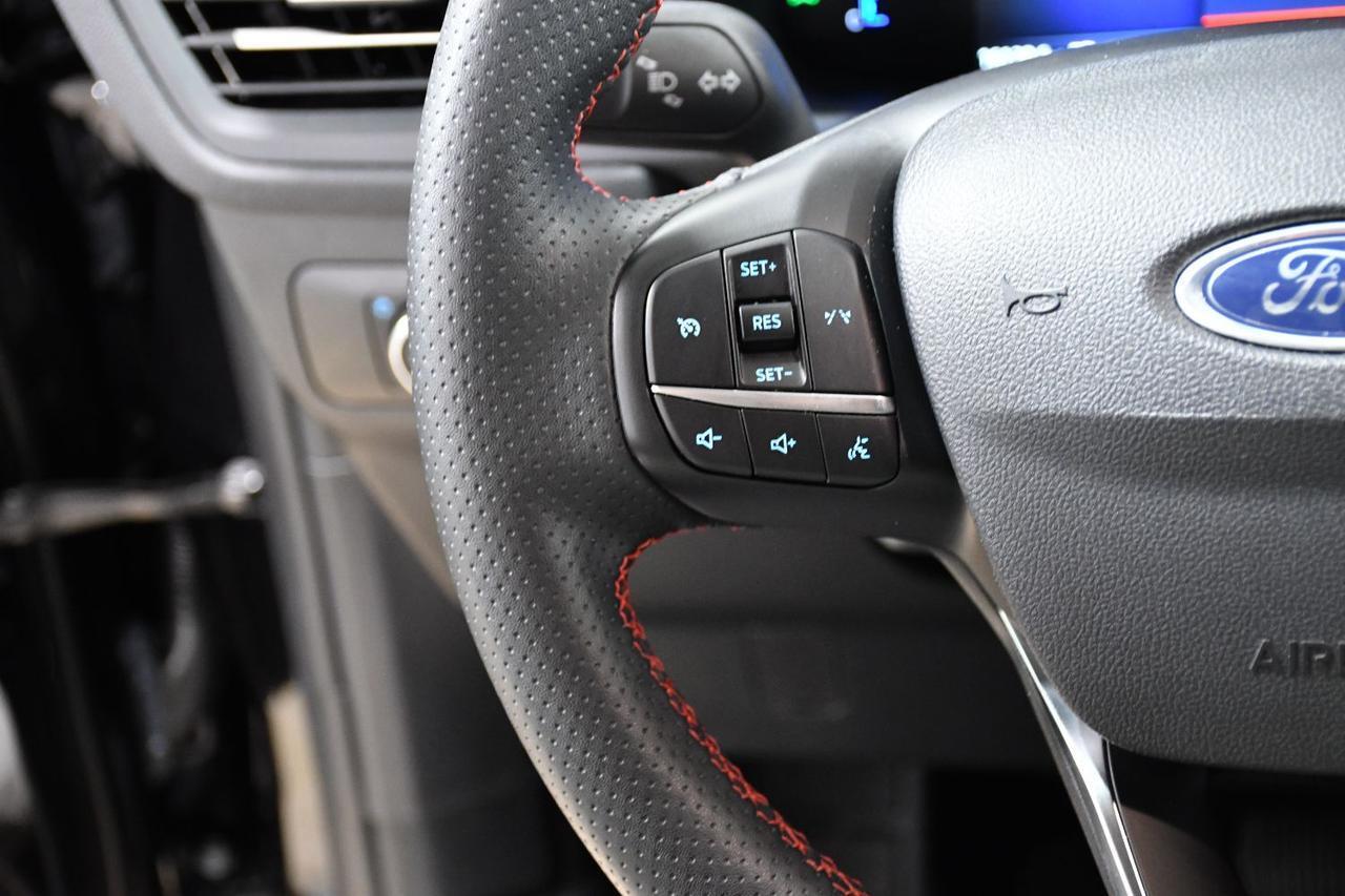 Ford Escape - Thumbnail 8