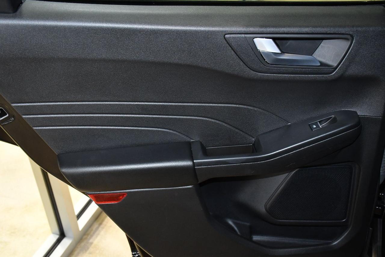 Ford Escape - Thumbnail 19