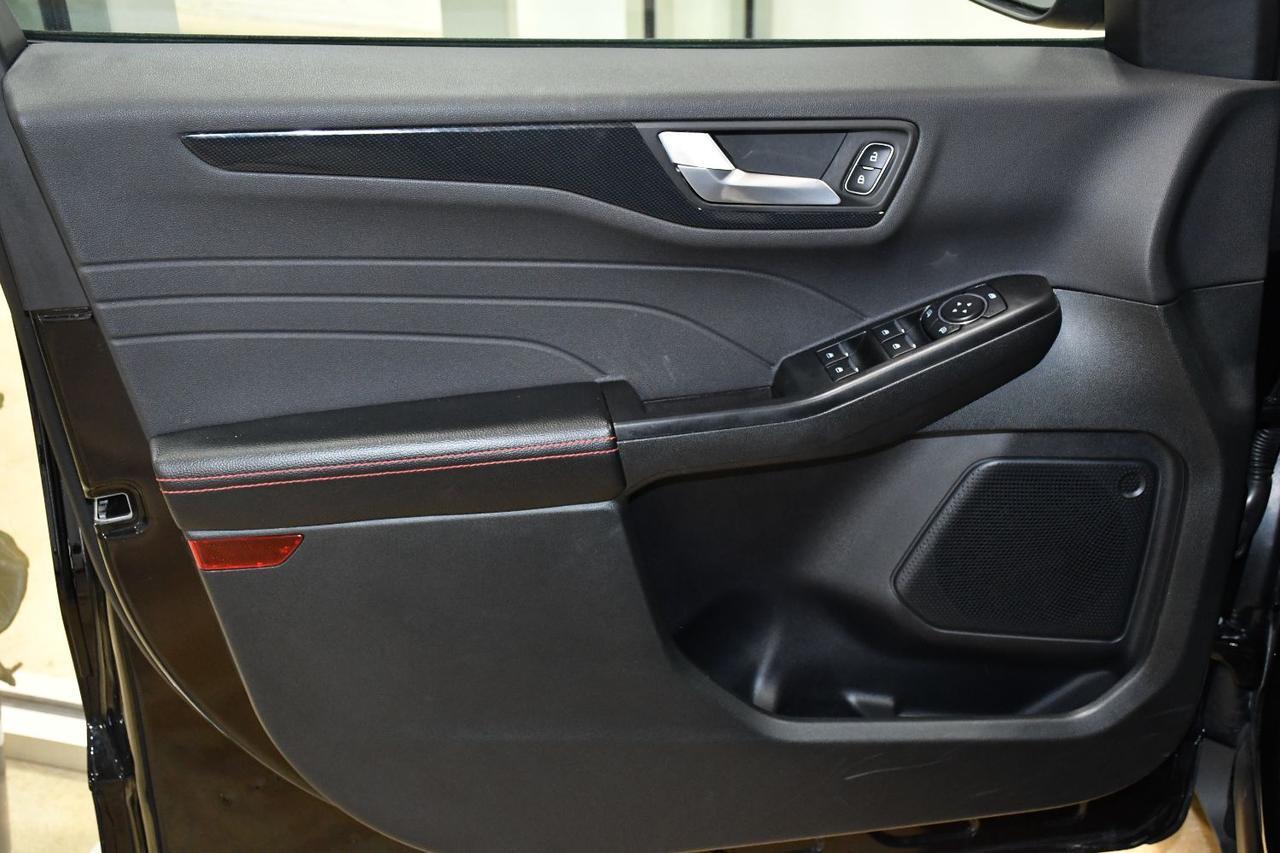 Ford Escape - Thumbnail 17