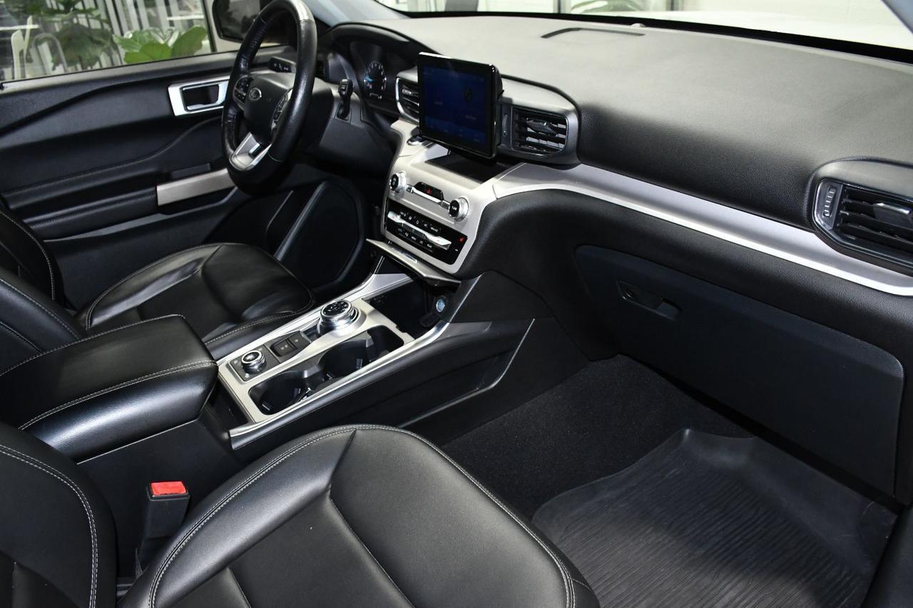 Ford Explorer - Thumbnail 17