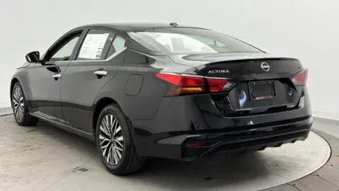 Nissan Altima 2.5 Sv - Thumbnail 6