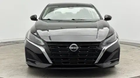 Nissan Altima 2.5 Sv - Thumbnail 3