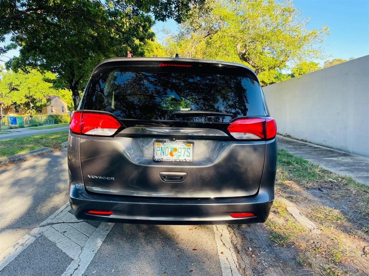 Chrysler Voyager - Thumbnail 5