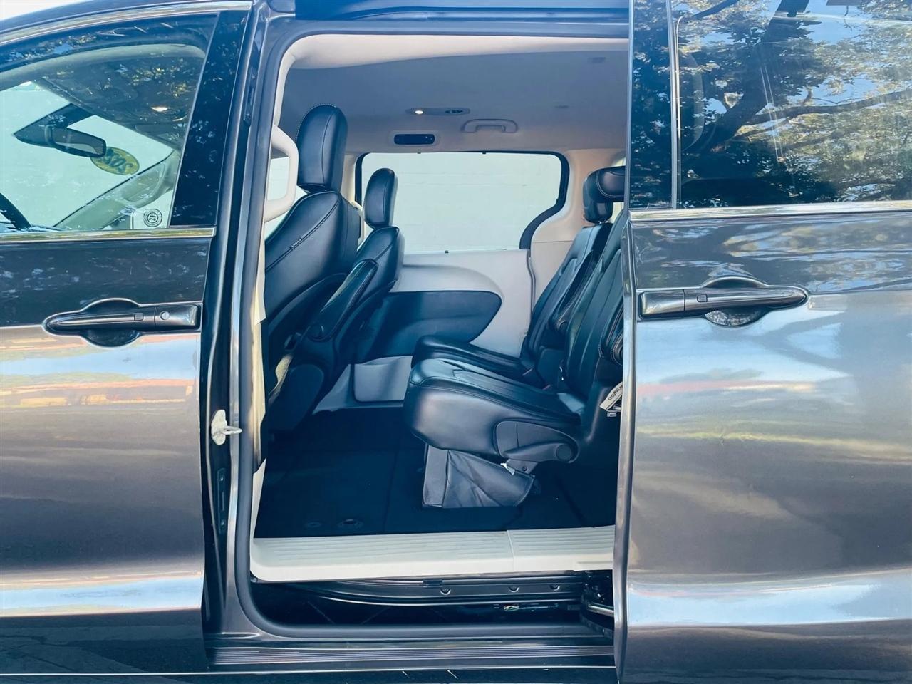 Chrysler Voyager - Thumbnail 11