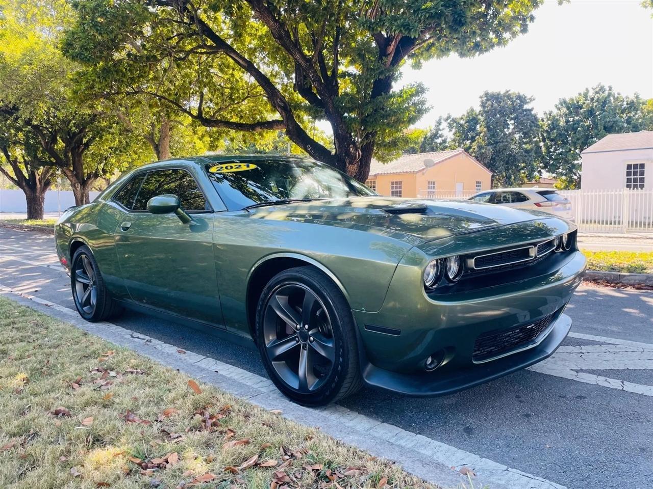 Dodge Challenger - Thumbnail 5