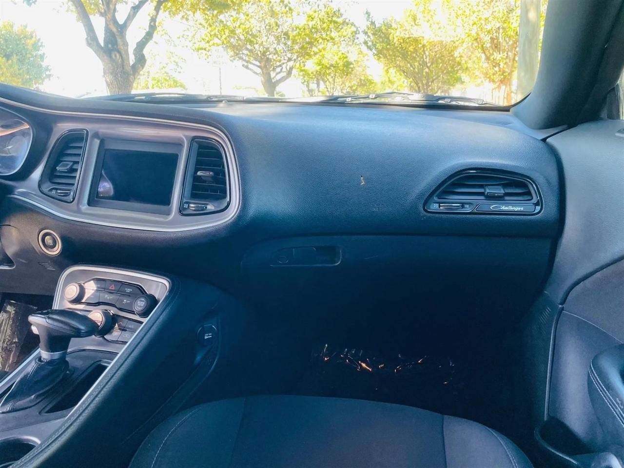 Dodge Challenger - Thumbnail 9