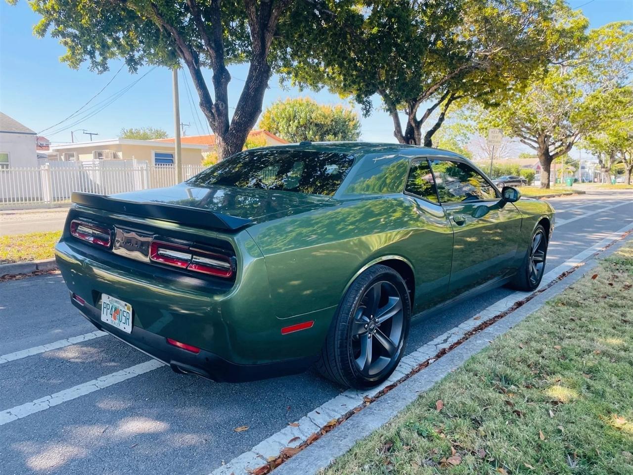 Dodge Challenger - Thumbnail 11