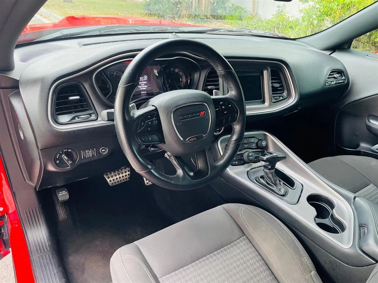 Dodge Challenger - Thumbnail 11