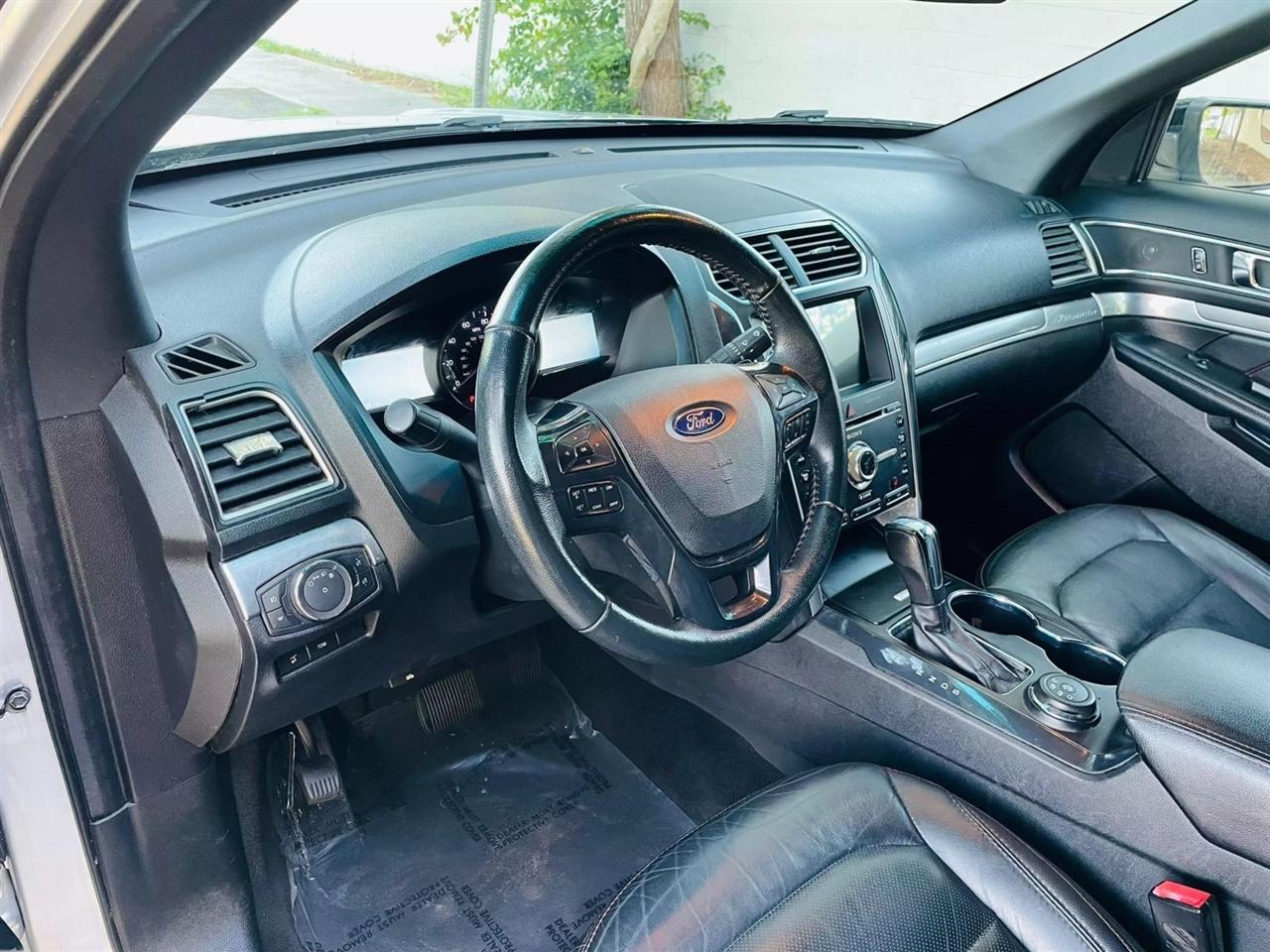 Ford Explorer - Thumbnail 12