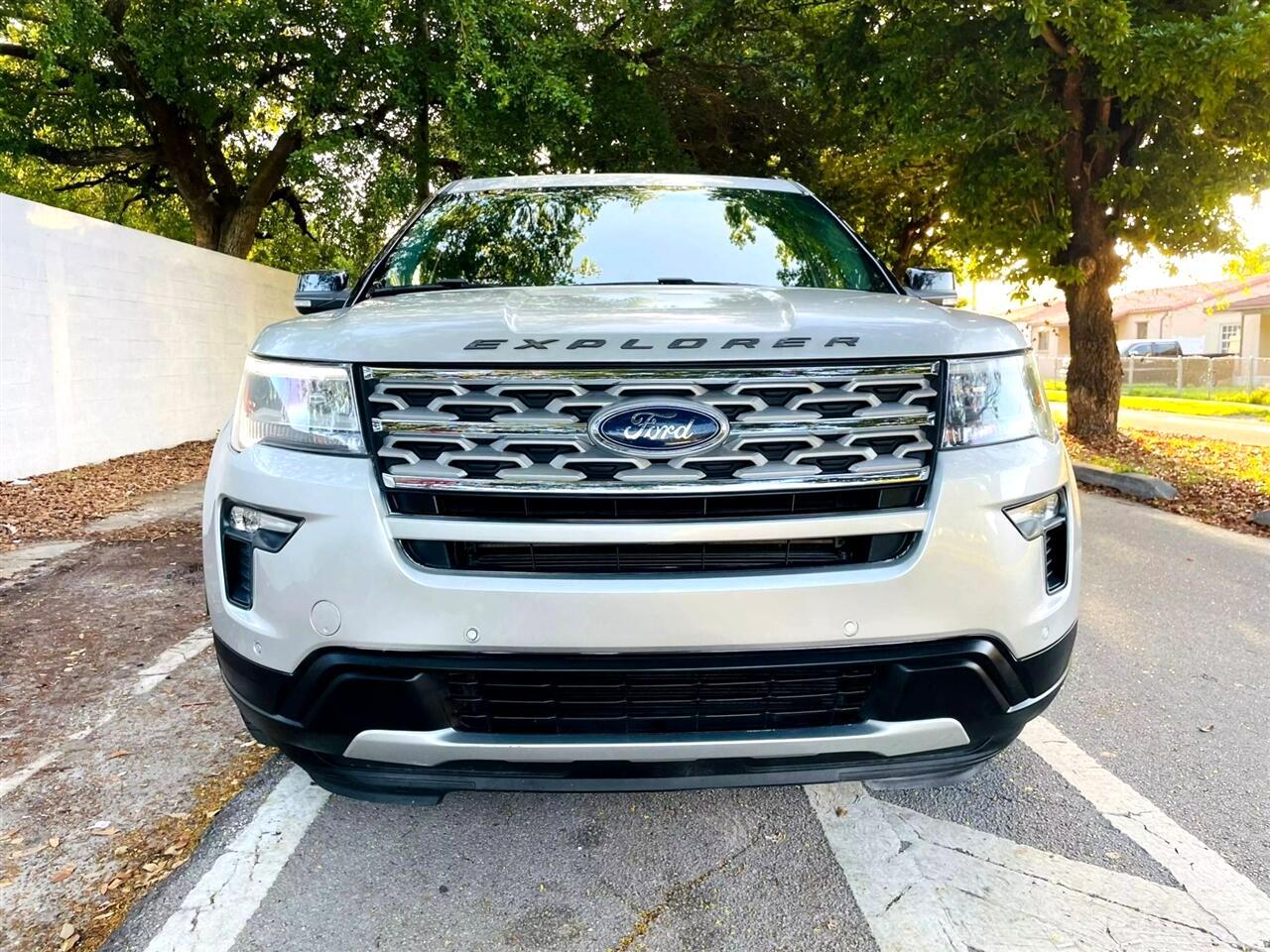 Ford Explorer - Thumbnail 9