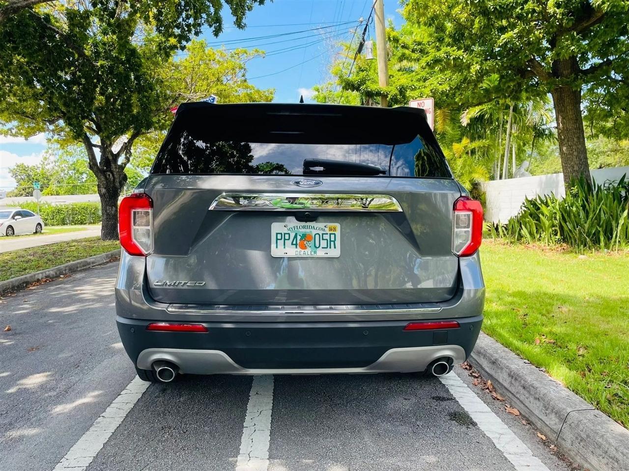 Ford Explorer - Thumbnail 5