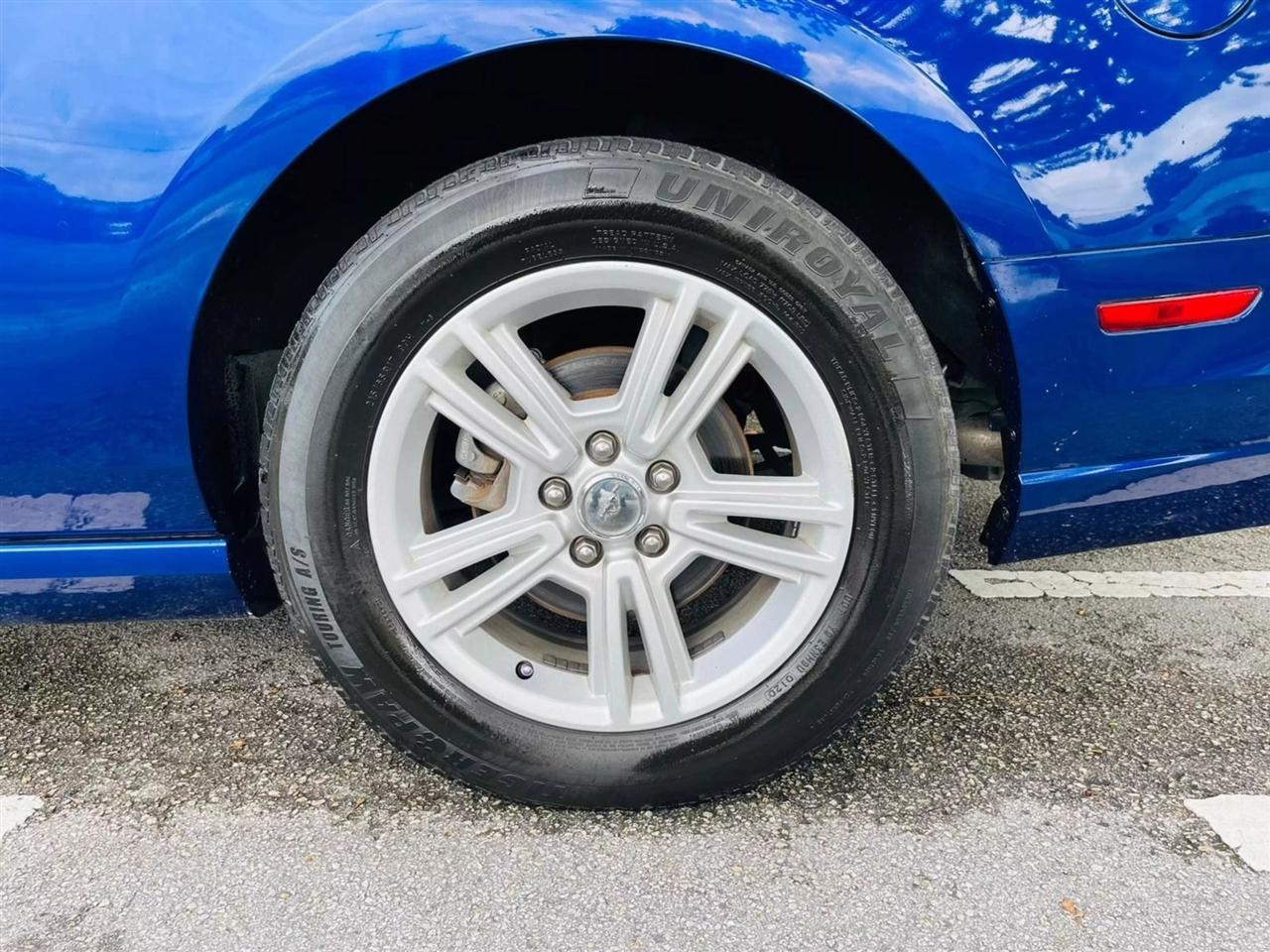 Ford Mustang - Thumbnail 2