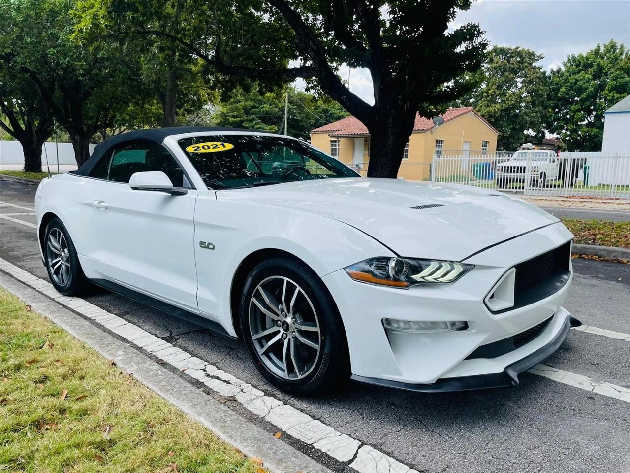 Ford Mustang - Thumbnail 8