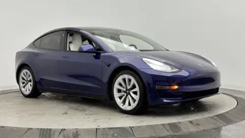 Tesla Model 3 Standard Range Plus - Thumbnail 4