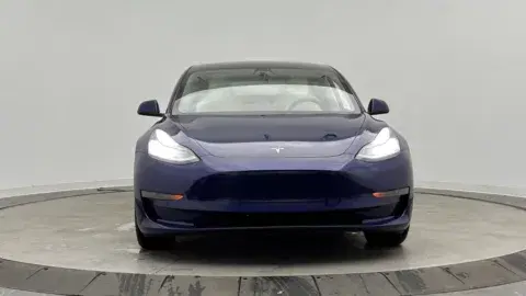 Tesla Model 3 Standard Range Plus - Thumbnail 3