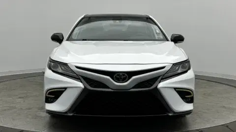 Toyota Camry Xse - Thumbnail 3
