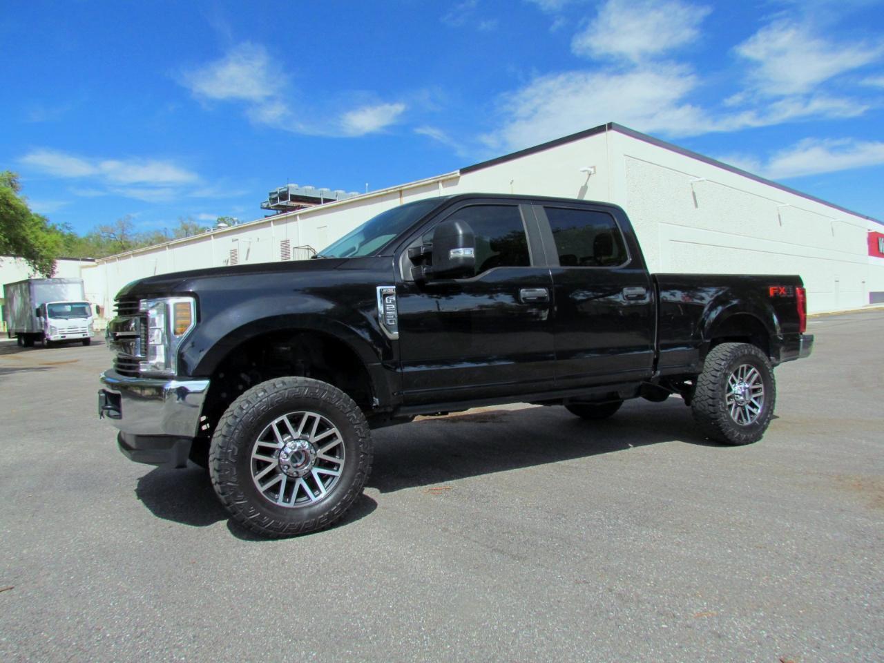 Ford F-250 Sdstx Crew Cab Fx4 - Thumbnail 3