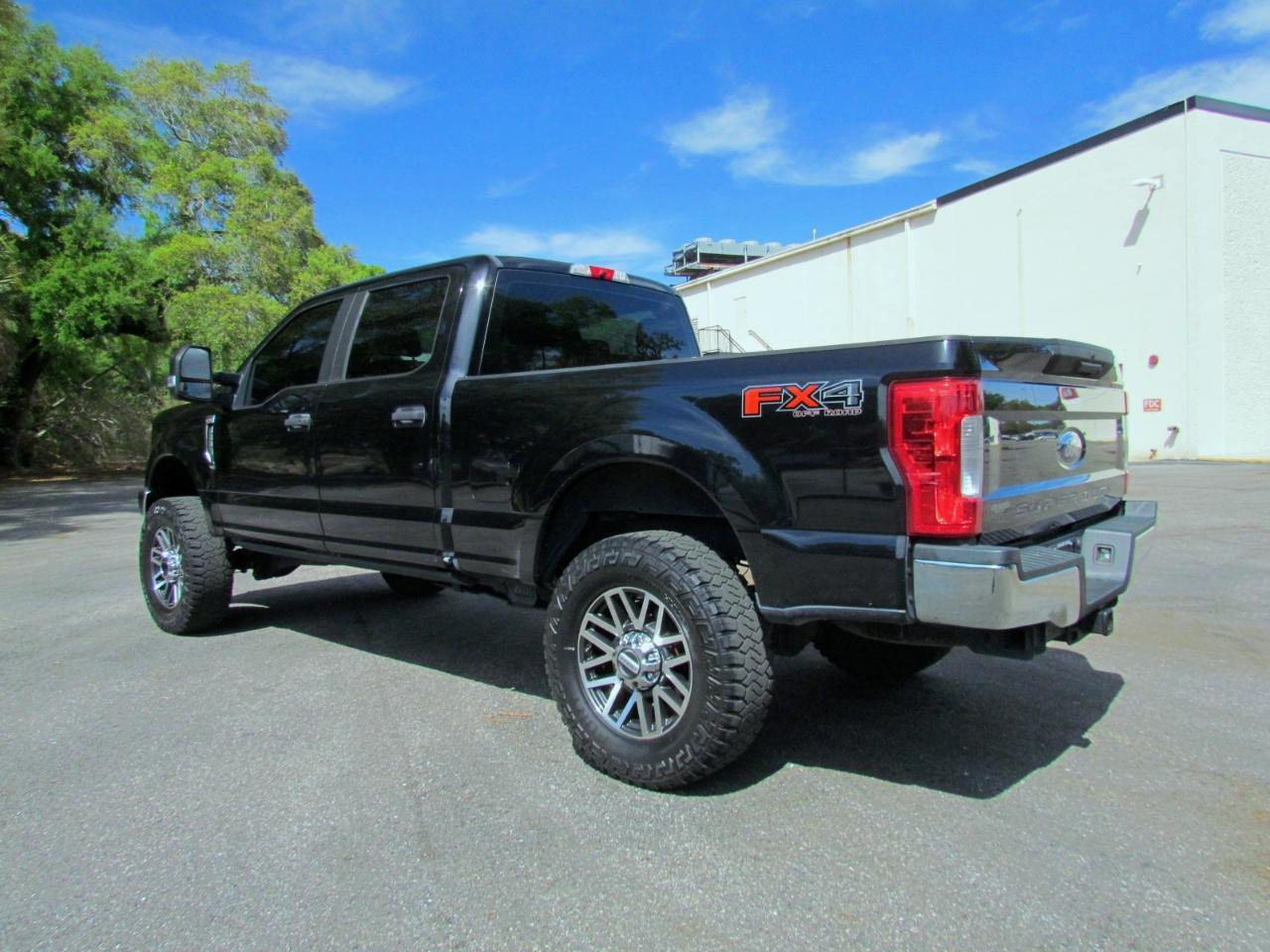 Ford F-250 Sdstx Crew Cab Fx4 - Thumbnail 7