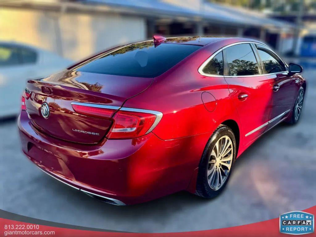 Buick Lacrosse - Thumbnail 11