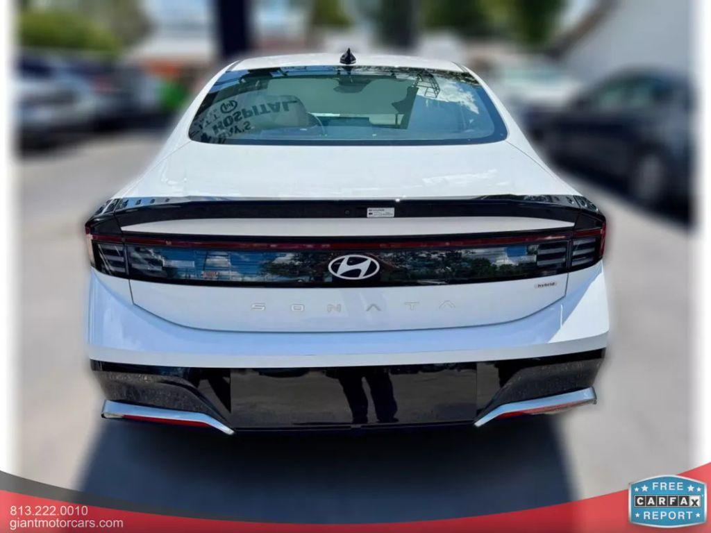 Hyundai Sonata Hybrid - Thumbnail 12
