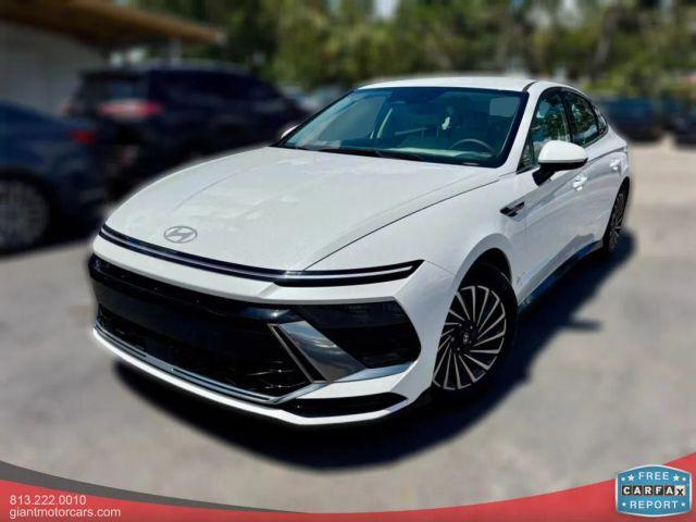 Hyundai Sonata Hybrid - View 1