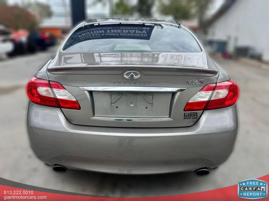 Infiniti M - Thumbnail 12