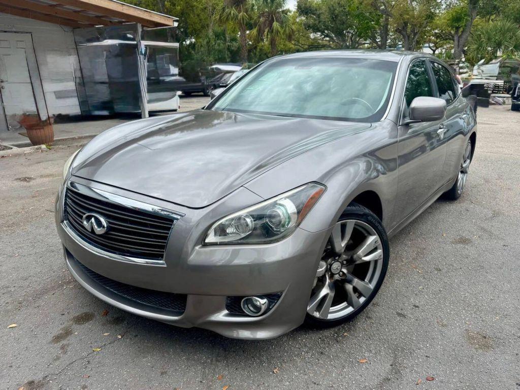 Infiniti M - Thumbnail 15