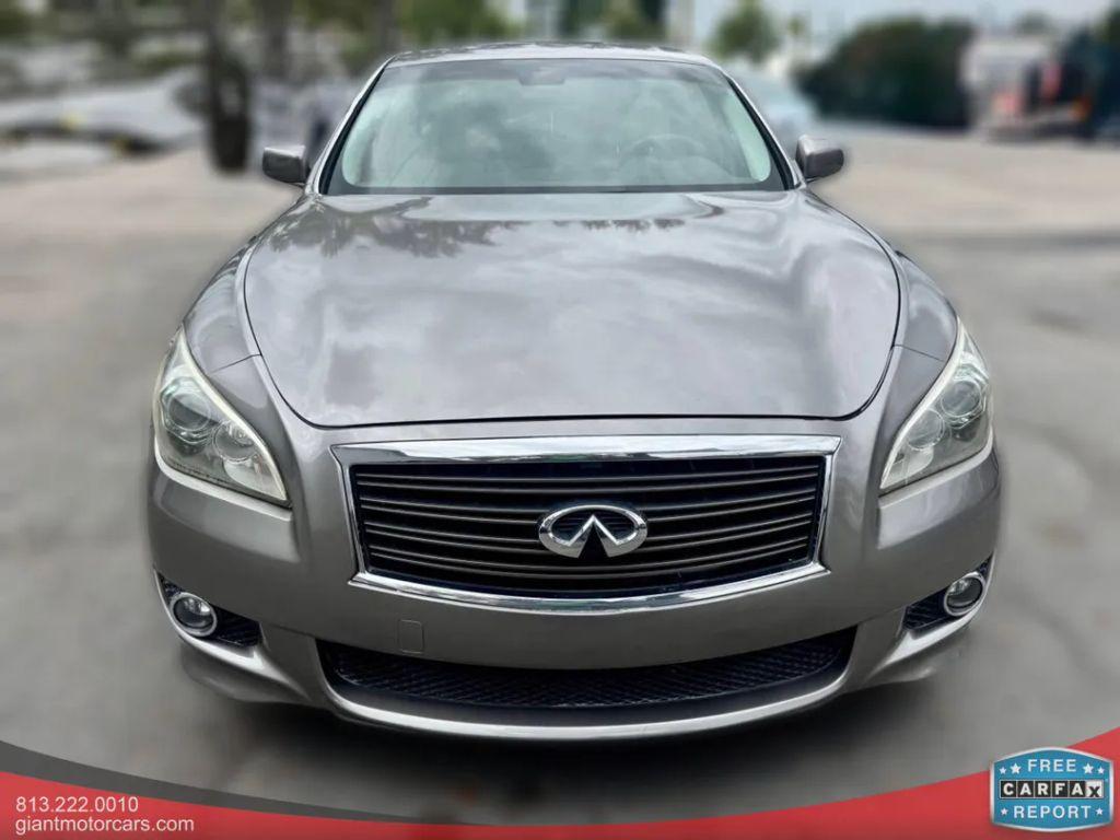 Infiniti M - Thumbnail 8