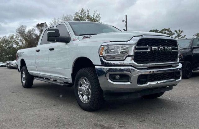 RAM 2500 CREW CAB - Thumbnail 4