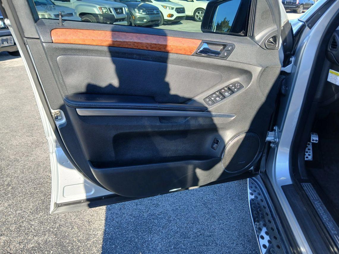 Mercedes-Benz GL-Class - Thumbnail 10