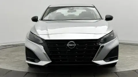 Nissan Altima 2.5 Sv - Thumbnail 3