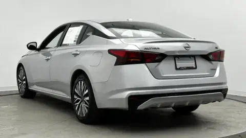 Nissan Altima 2.5 Sv - Thumbnail 6