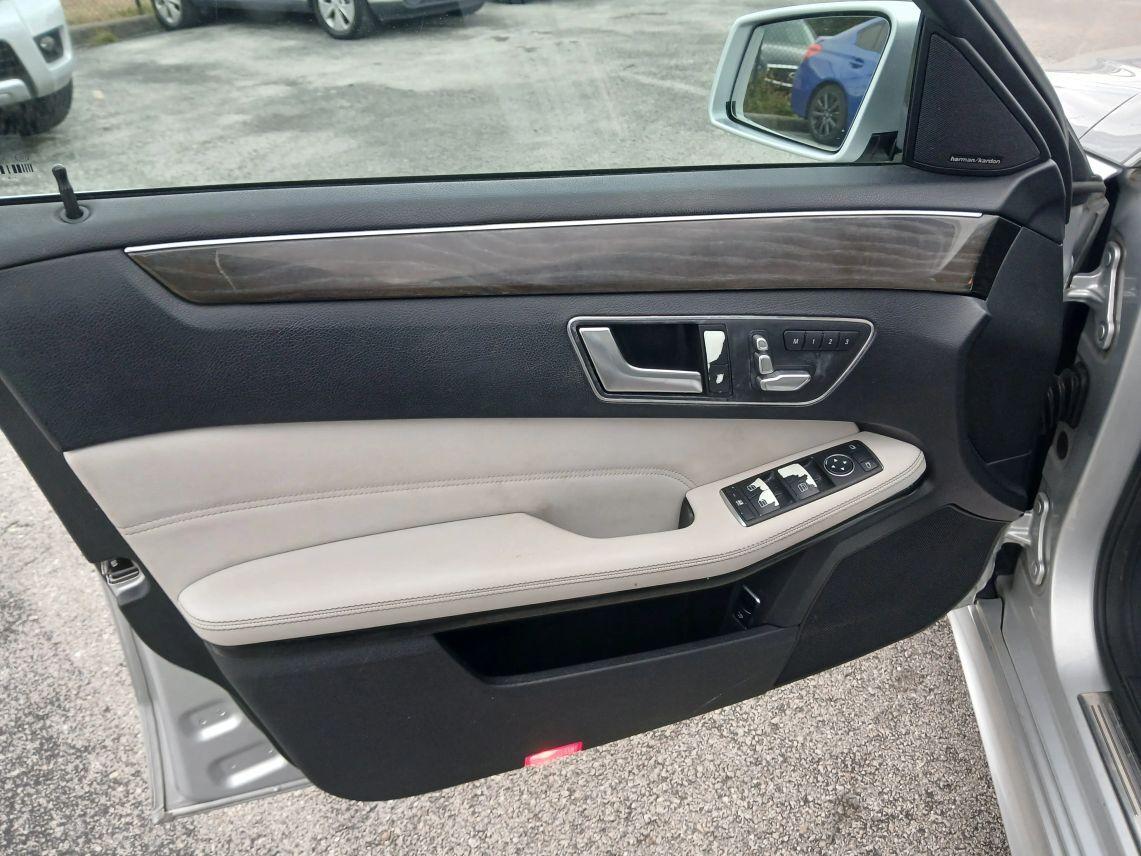 Mercedes-Benz E-Class - Thumbnail 9