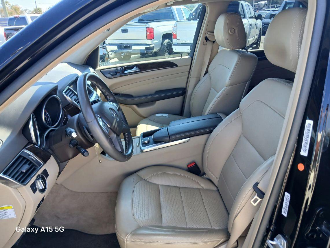 Mercedes-Benz M-Class - Thumbnail 10